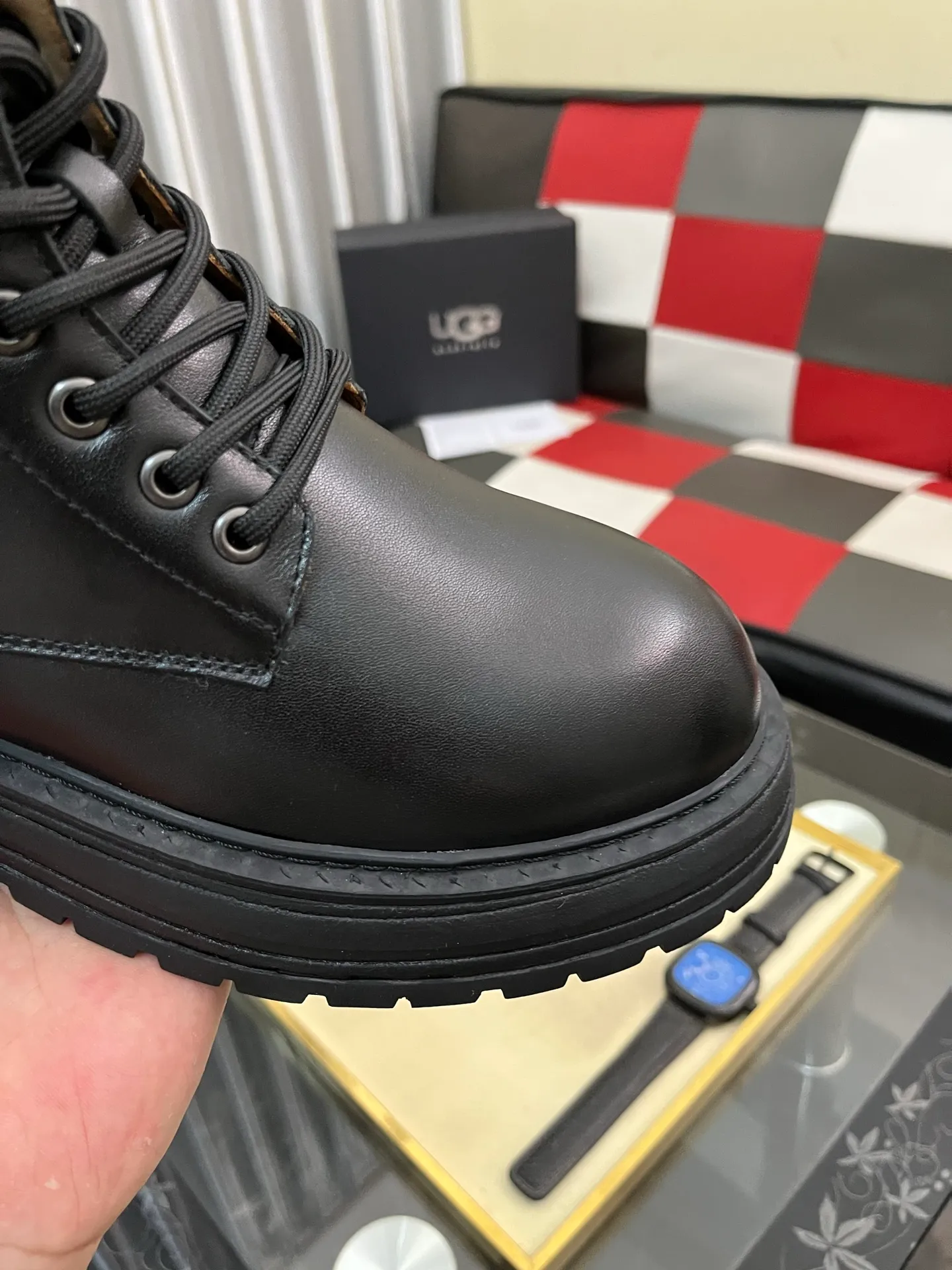 Men's Men's Shoes 💰660⌚️⌚️New UGG fur-integrated men's simple and fashionable snow shoes. The most worth buying at the end of this year are warm casual shoes. Whether you are out and about at home, their comfortable and warm performance will be your most suitable fashion companion! The material is cowhide upper and imported wool is used inside. Two layers of cowhide for warmth and comfort! The eva+ rubber patch outsole is cushioned, wear-resistant, and has good elasticity. It is light and wear-resistant, comfortable and soft, and the new simple cut is more fashionable. It has both practicality and fashion sense, so you no longer have to worry about how to match it in winter, while still maintaining fashionable taste. High-quality genuine wool produced in Dongguan. The material depends on the details! Size: 38-39-40-41-42-43-44-45